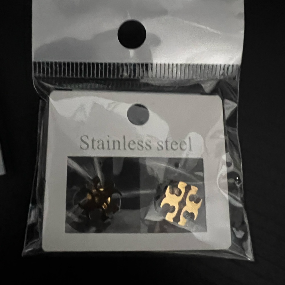 Women’s Earrings Color Gold